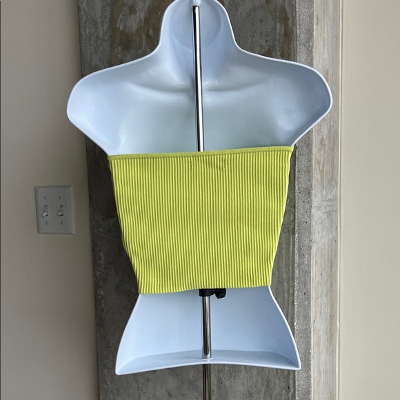 Kendall & Kylie Neon Yellow Ribbed Crop Top - Picture 2 of 3